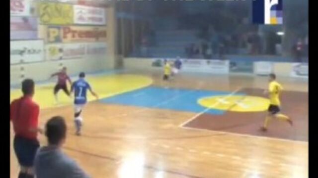 Гол в стиле Фалькао - футзал мини-футбол futsal