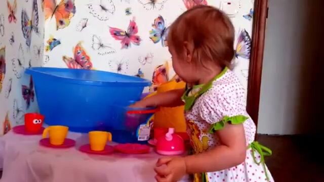 ♥ Алиса свинка пеппа, Маша и медведь пьют чай. Alice Peppa pig, Masha and the bear drinking tea