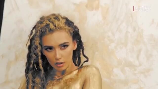 Ольга Серябкина — солистка группы Serebro в золотой краске! Это не Порно