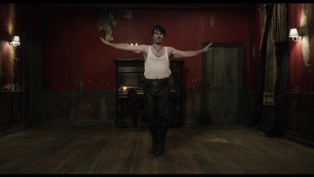 Реальные Упыри | What We Do in the Shadows (2014) Танец Дикона