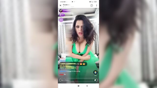 Sapna Sappu, первый раз, сосок вживую