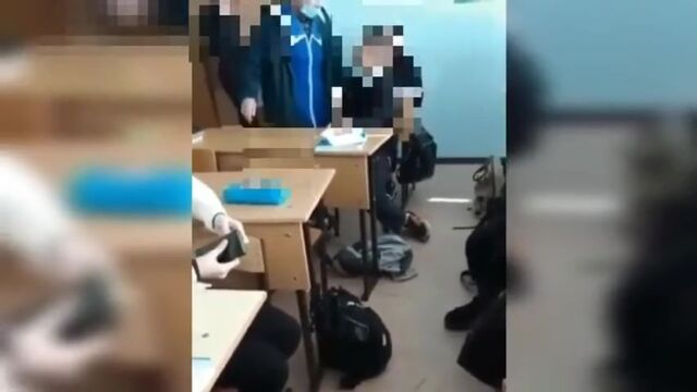 В Хабаровске уволили уборщицу после драки с учеником