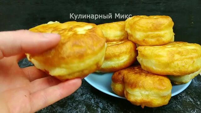 Пышные Оладьи как Пух Без дрожжей (ингредиенты указаны в описании видео)
