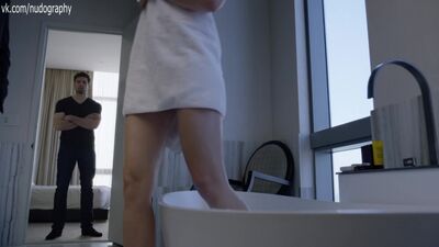 Стефани Корнелиуссен (Stephanie Corneliussen) голая в сериале "Мистер Робот" (Mr. Robot, 2016) - Сезон 2 / Серия 2 (s02e02) 1080