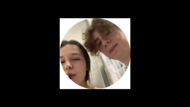 Инстасамка сосёт