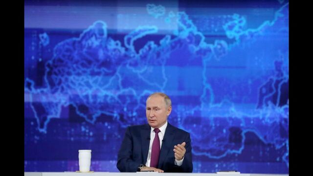 Учительница опровергла угрозы увольнения после ситуации, сложившейся из-за вопроса Путину