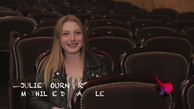 Julie Fournier est Mathilde de la Mole (Le Rouge et Le Noir)