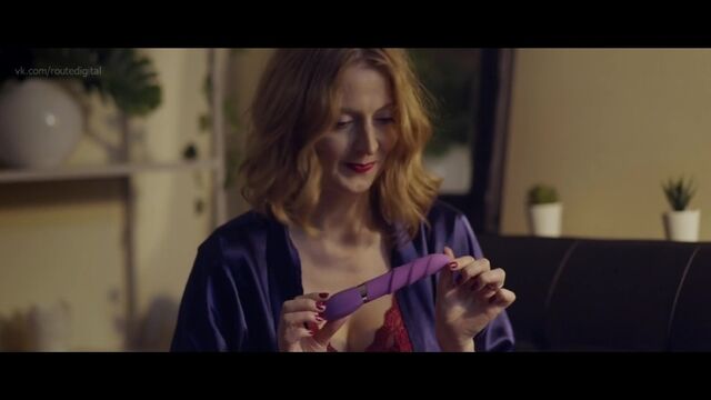 Abi Casson Thompson, Stephanie Lodge, Barbara Dabson - Cam Girls (2021) Эби Кассон, Стефани Лодж, Барбара Дэбсон - Вебкам модели