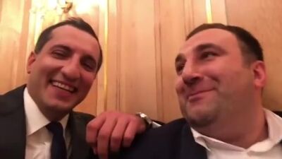 Пять голубей сидели на пяти камнях на Абхазском
