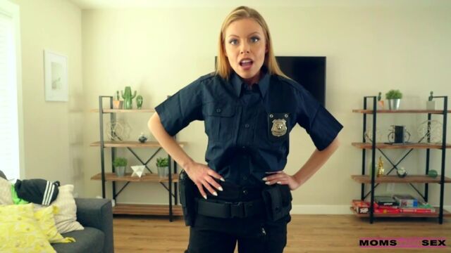 Britney Amber - My Step Mom Is A Cop. Porn|Порно|Большие сиськи|Блондинки|Милф|Трахнул Мамку|В наручниках