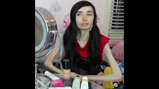 Eugenia Cooney на самом деле