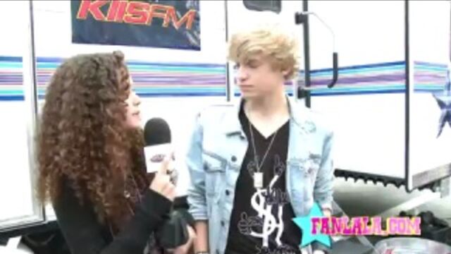 Backstage with Cody Simpson & Madison Pettis
