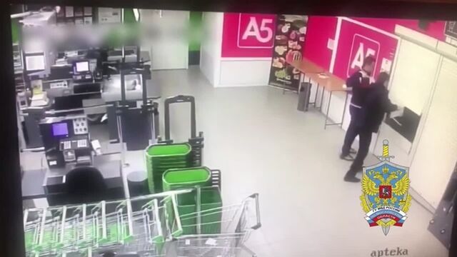 Охранники дождались закрытия супермаркета и аптечного пункта, после чего похитили алкоголь и деньги из касс на 800 000р. Химки