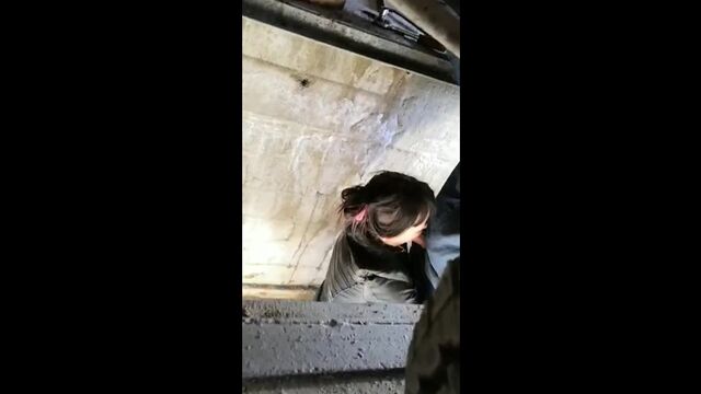 Минет в гараже, порно прикол