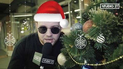 Пожилой Райтраун VS Голубой огонек в Олимпийском — новогодний репортаж от Studio 21