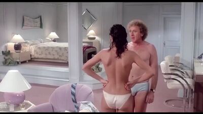 Kelly Lebrock - женщина в красной сиське с волосатой киской светит