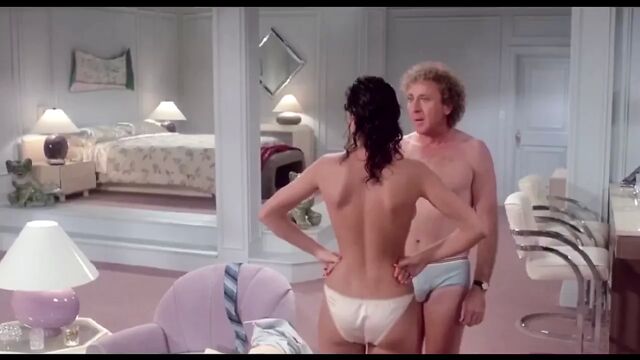 Kelly Lebrock - женщина в красной сиське с волосатой киской светит