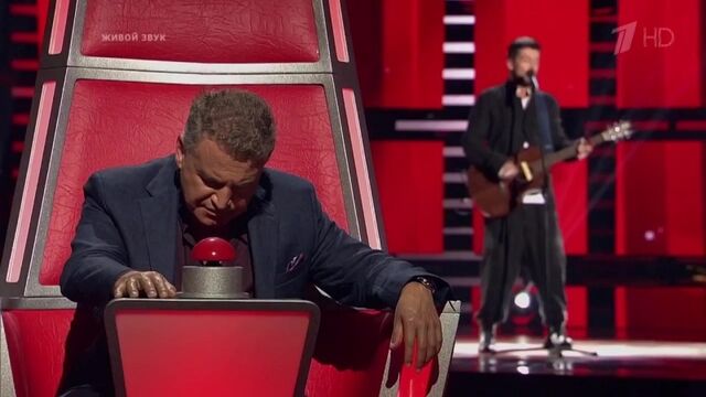 Антон Лаврентьев спел «Way down we go» на слепых прослушиваниях шоу Голос