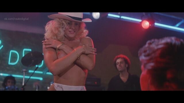 Julie Michaels, Cheryl Baker, Dawn Ciccone, Laura Albert, Kelly Lynch, others Nude - Road House (1989) BDRip 1080p Watch Online