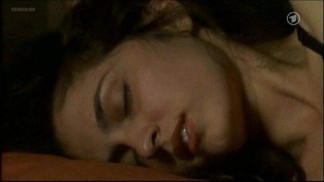 Erika Marozsan Nude - Die Katzenfrau (DE 2002)