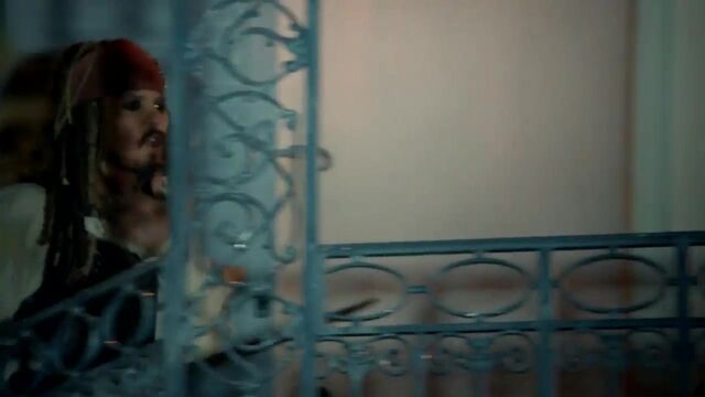 Johnny Depp surprise fans as Captain Jack Sparrow at Disneyland!