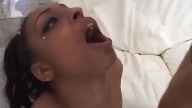 Богиня Carmen Hayes получила двойную команду