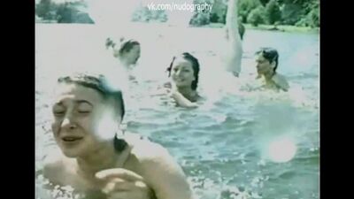 Марина Яковлева голая в фильме "Снайперы" (1985, Болотбек (Болот) Шамшиев)
