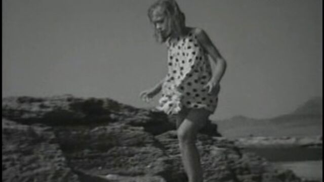Девочка и эхо, 1964/Дедушка не велит мне в трусиках купаться/Так загорать лучше