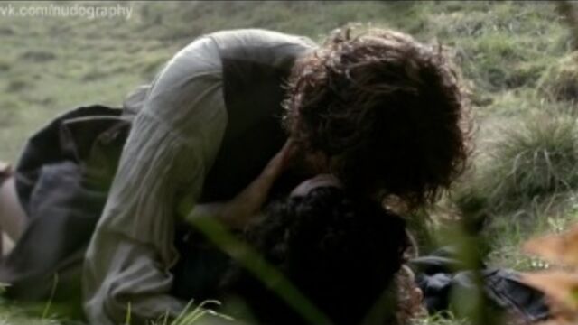 Голая Катрина Балф (Caitriona Balfe) в сериале "Чужестранка" (Outlander, 2014) - Сезон 1 - Серия 8 (s01e08)