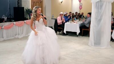 Невеста читает рэп на свадьбе. Йошкар - Ола