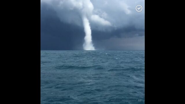 Смерч в Черном море
