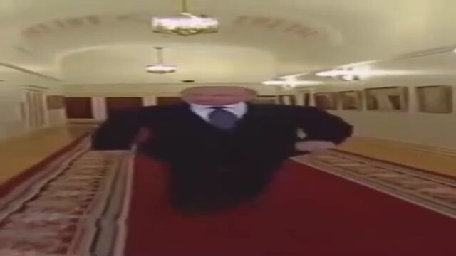 Ниче себе широкий путин идет